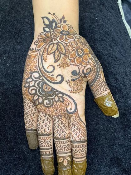 Khushi Jain - Professional Mehendi Artistry Art for Every Celebration photo 6