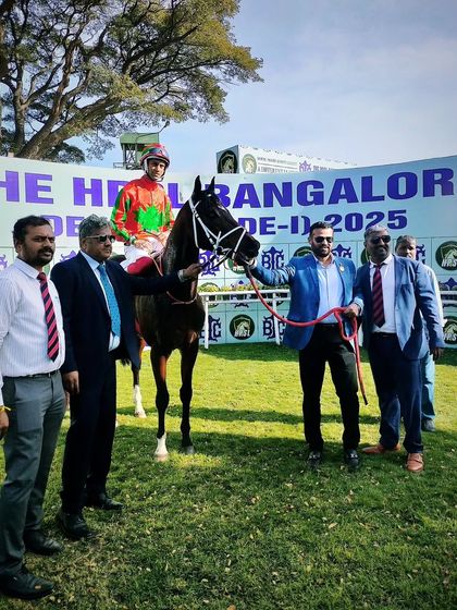 Vivaldo, with jockey P. Trevor, after winning The A.R. Trophy.