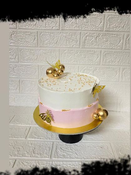 Another edited shot of the beautiful butterfly cake.