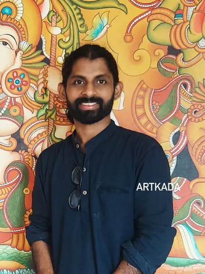 Good evening, dear friends. A quick photo from my travels, standing in front of a beautiful mural.