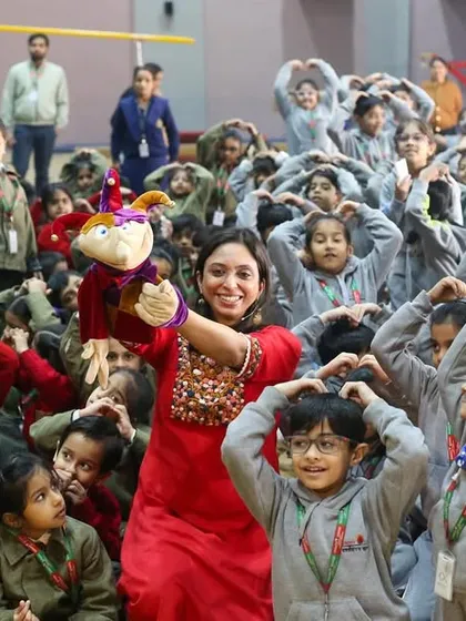 A sea of happy faces at Suncity School, Gurgaon. A puppet show is a guaranteed way to ensure full attendance and full engagement.