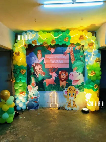 A compact jungle-themed first birthday setup, perfect for smaller venues or home parties.