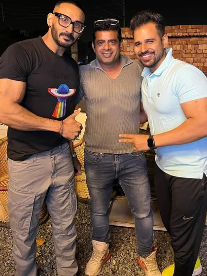 Always feel positive vibes when I am with my brothers Tarun Gill and Rathore. Surrounding yourself with the right people is key.