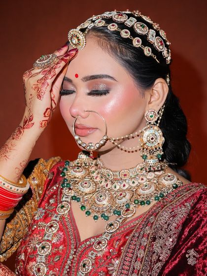 A close-up of the eye makeup on a bridal look by our student. Notice the soft, shimmery eyeshadow and flawless blending, techniques we emphasize in our classes.