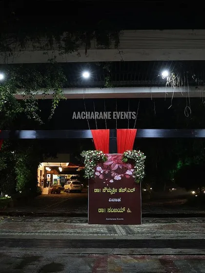 Putting your brand front and center is key for any corporate event. We design and build custom branded entrance arches that make a clear and professional statement the moment your guests, partners, or employees arrive.