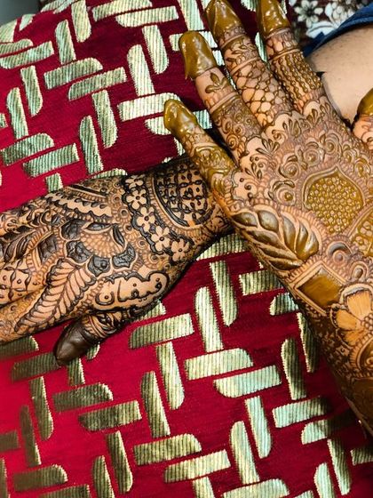 Hajira Mehendi Artist - Mehndi Art Classes & Workshops Festive & Party Henna photo 19