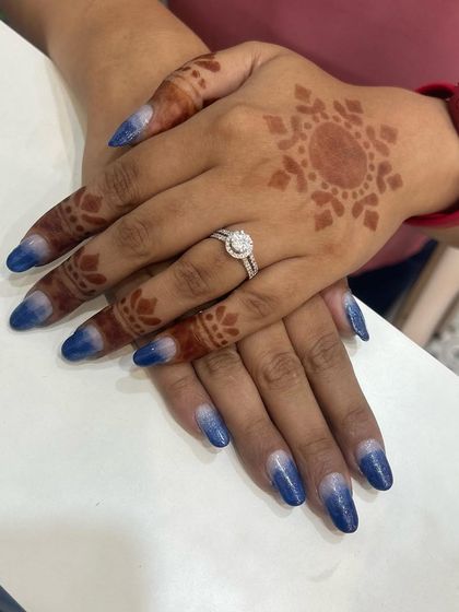 Custom Nail Art & Extensions photo 4