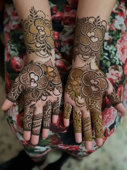 A beautiful design for my bestie, featuring floral motifs with hearts in the center. A sweet and personal touch.