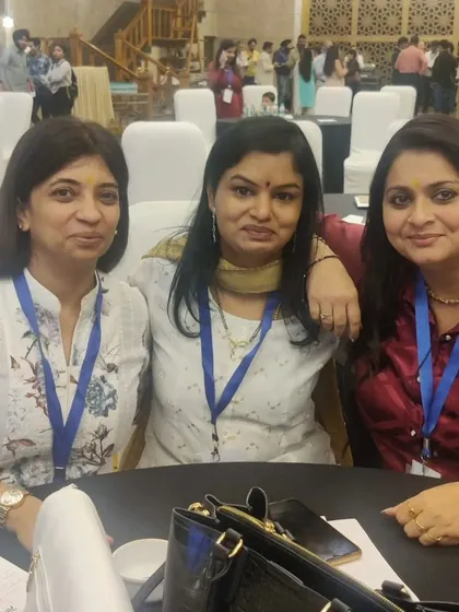 With colleagues at the GLAON 2023 event. Being part of a community of experts helps me bring diverse perspectives to my graphology consultations and understand challenges from multiple angles.