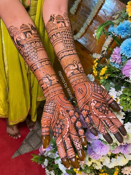 Intricate Bridal Mehendi photo 5