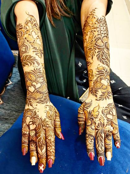 Hajira Mehendi Artist - Mehndi Artist Services Modern & Minimalist Designs photo 56