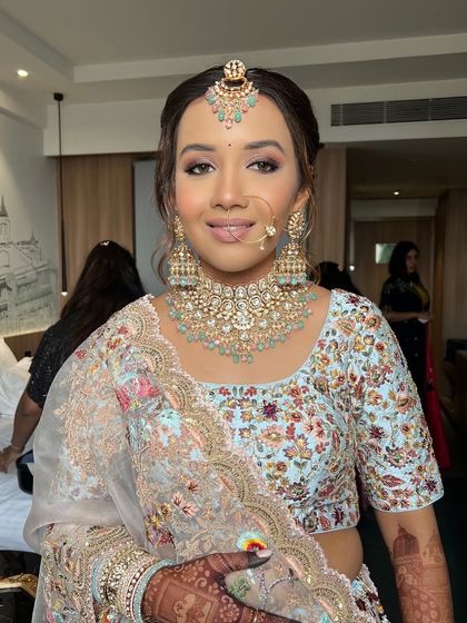 Modern Pastel & White Bridal Looks photo 31