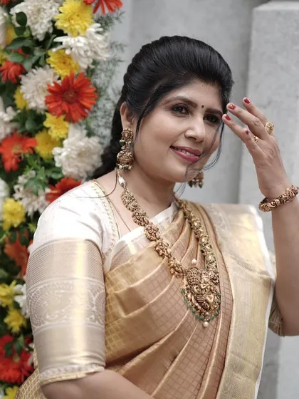 Another beautiful close-up of Shilpa, showcasing her complete traditional look.