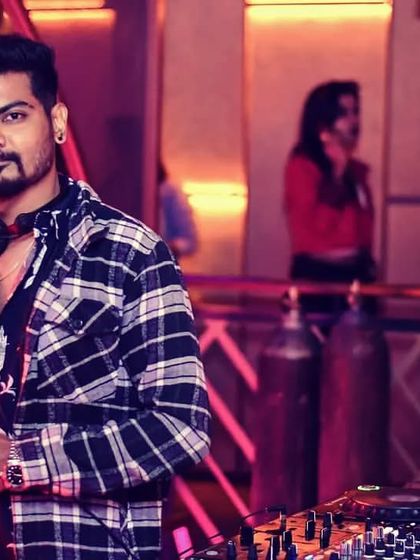 Getting ready for a crazy weekend at The Fixx Bar. This is my office, where I blend everything from Deep House to Bollywood.