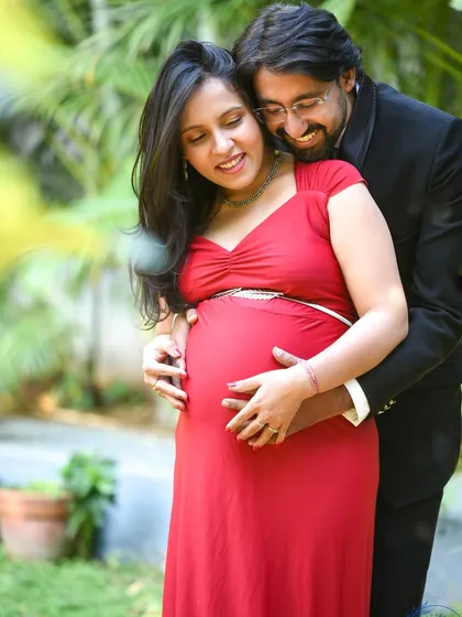 It's all about the love. This intimate, close-up portrait focuses on the tender connection between partners as they cherish the baby bump. These are the heartfelt memories you will look back on forever.