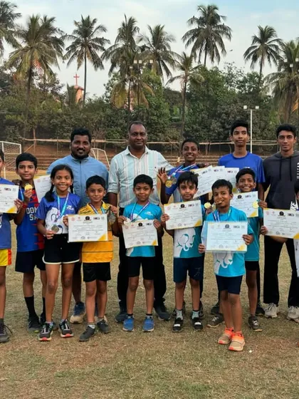 Kicking off the season with multiple wins at the Tracknight Athletics Meet. Our athletes excelled in both individual events like the long jump and in team relays.