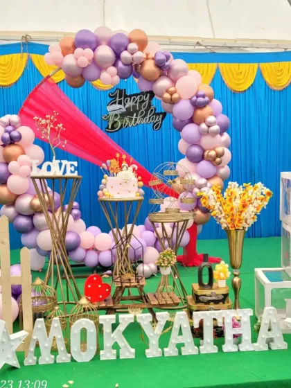 A full view of the tent decoration, showing how I can transform any space, even outdoors, into a beautiful party venue.