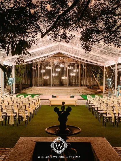 For this cocktail night, we set up a magnificent transparent tent filled with dazzling chandeliers and fairy lights. It created a starlit, open-air feeling while keeping the celebration intimate and cozy.