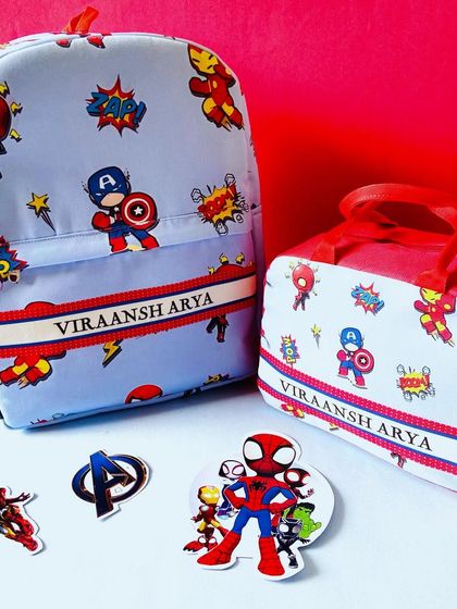 Part of our Avengers-themed back-to-school set, this personalised backpack and lunch bag are perfect for your little superhero.