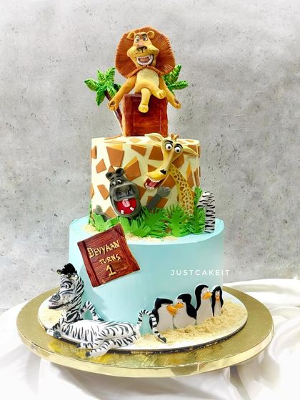 Kids' Character Cakes photo 12