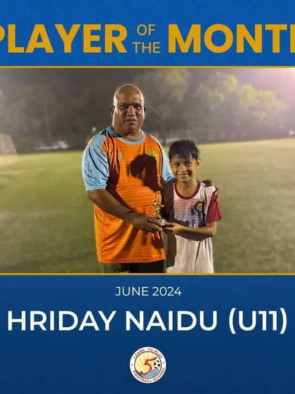 Hriday Naidu, our U11 Player of the Month for June 2024, receiving his award from our founder.