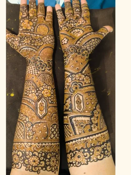 Shaikh Yasmeen - Bridal Mehendi Intricate Floral & Paisley Designs photo 13