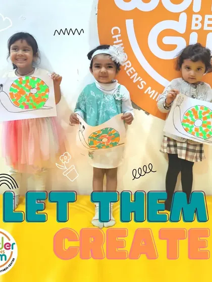 This snail artwork is a perfect example of our teaching philosophy. Children didn't just create art; they practiced drawing curves and applied a logical ABAB color pattern, blending creativity with critical thinking.