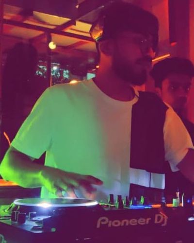 DJ Performance