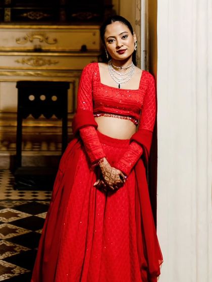 Glamorous Reception & Sangeet Styles photo 35