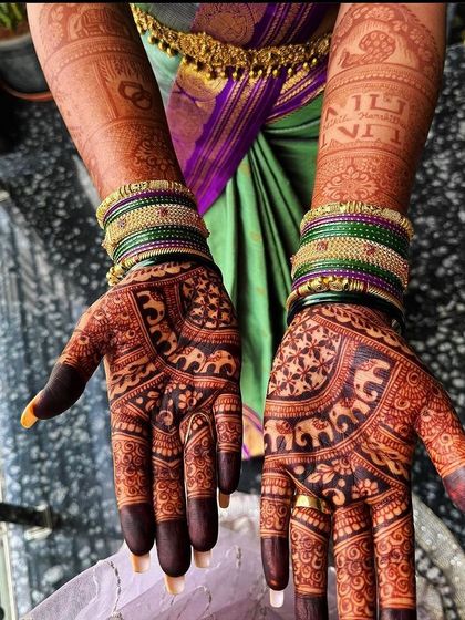 Mohak Mehendi - Professional Mehndi Artistry The Richness of the Stain photo 13