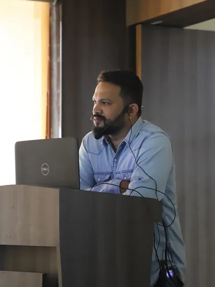 I also conducted an expert talk for the students, sharing insights into my artistic journey and creative process.