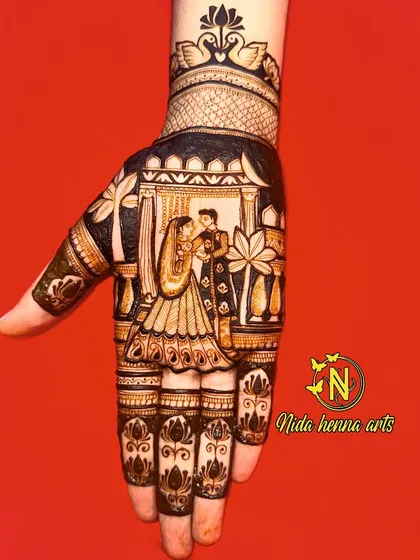 A full view of the hand with the Karva Chauth design. The lotus patterns on the fingers complement the central portrait, creating a complete and beautiful composition.