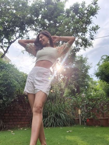 There's a special kind of happiness that comes from wearing something you've made with your own hands. This granny tee is so comfortable and brings a smile to my face.