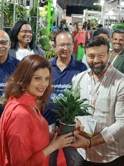 I was delighted to welcome actress Aditi Govitrikar to my stall at the Landscape Expo. Sharing the joy of plants with visitors is one of the best parts of these events.
