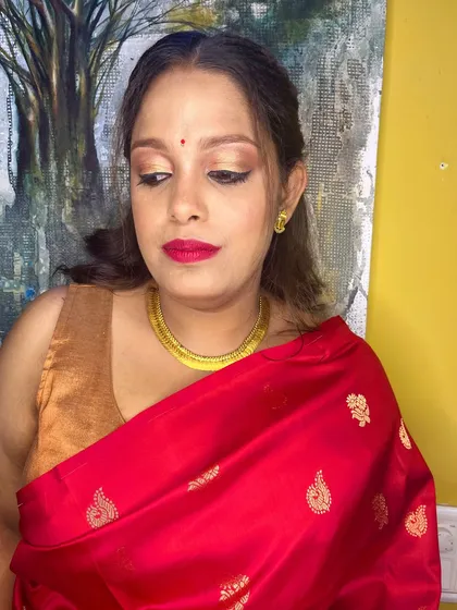Another angle of this beautiful look, showing the soft smokey eye and flawless skin.