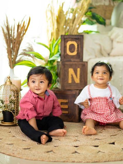 Capturing the sweet and sometimes curious interactions between two little ones is always a fun adventure.