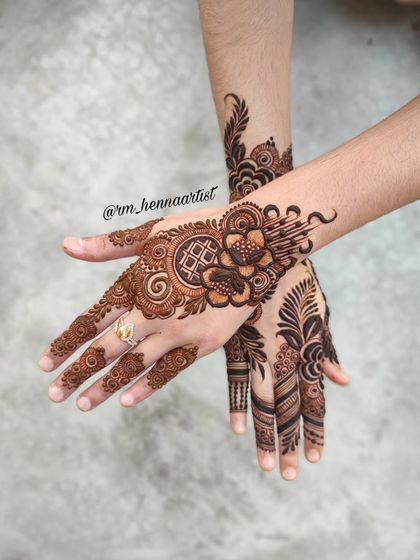 Bridal & Heavy Henna photo 19