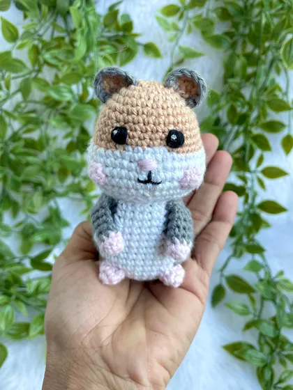 My first-ever hamster! I'm so in love with how this cute, chubby little guy turned out. His rosy cheeks and tiny smile are just adorable.