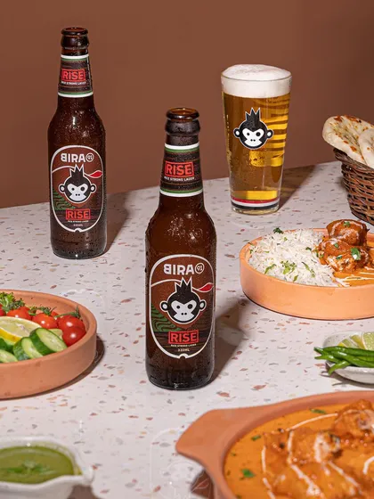 A great product shot often tells a bigger story. Here, I paired Bira 91 beer with a delicious spread of Indian food to create a relatable and appetizing scene that feels like a genuine moment.