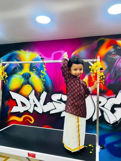Celebrating Vishu with the family is a special tradition. I was so happy to have this little one join the photoshoot at my parlour, dressed in his traditional mundu, to make the festival even more memorable.