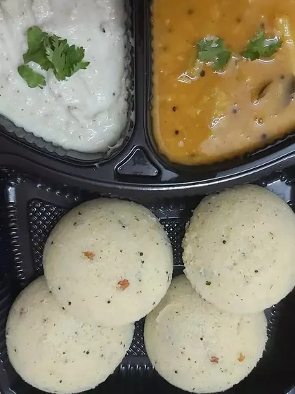 Start your day with a healthy and light breakfast. We deliver soft, fluffy rava idlis served with authentic coconut chutney and hot, tangy sambar, made fresh in a home kitchen near you.