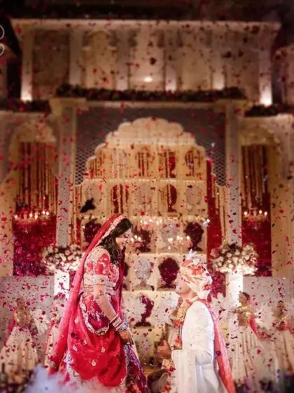 Dreaming of this moment? A grand, fairytale wedding is possible when you have found your soulmate. I can help you begin this beautiful chapter.