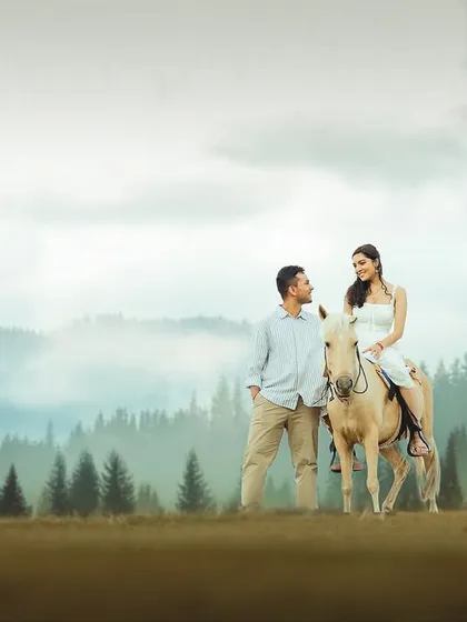To bring a true fairytale element to life, we included this beautiful horse in their pre-wedding session. This portrait, set against a backdrop of pine-covered hills, adds a touch of classic romance and creates a truly unique memory.