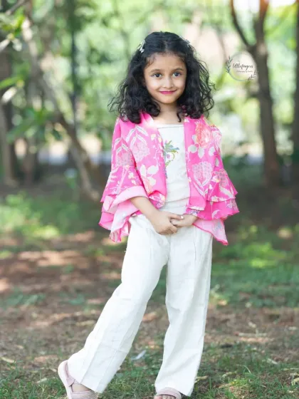 Dressed in pink and ready to play. My outdoor sessions are all about capturing your child's style and personality in a relaxed, natural setting with beautiful greenery as the backdrop.