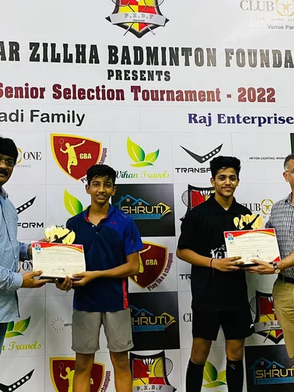 Malhar receiving his runner-up certificate in the Men's Doubles category at the Palghar senior selection tournament. We are proud of our players' achievements at the senior level.