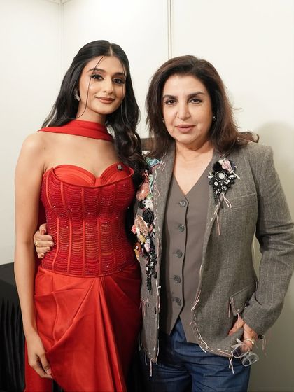 A lovely moment captured backstage with Payal Gaming and the legendary Farah Khan at the YouTube Fanfest. It's always an honor to be part of such incredible events.