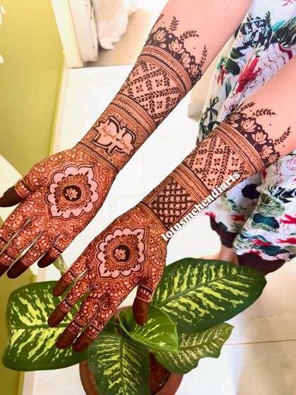 Lotus Mehendi Arts - Bridal & Occasion Mehendi Engagement & Sangeet Styles photo 11