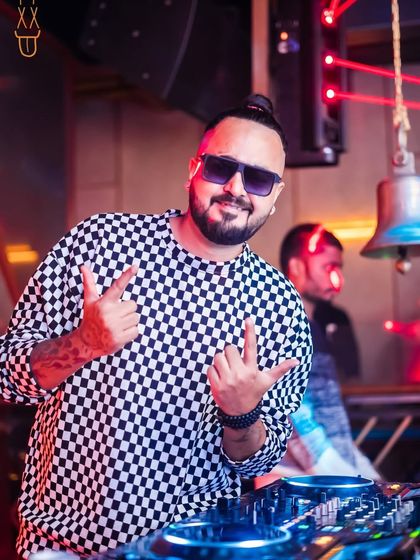 Rocking the console at Fixx Koramangala.