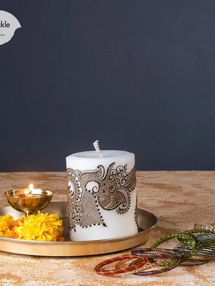 A closer look at another one of my mehendi-inspired candles. I carefully apply each design to create something truly unique and artistic.
