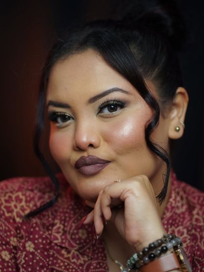 Your Go-To Looks: From Daily Wear to Festive Glam photo 12